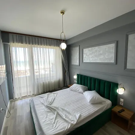 E.a.2bedroom Seaview Summerland Apartment Mamaia