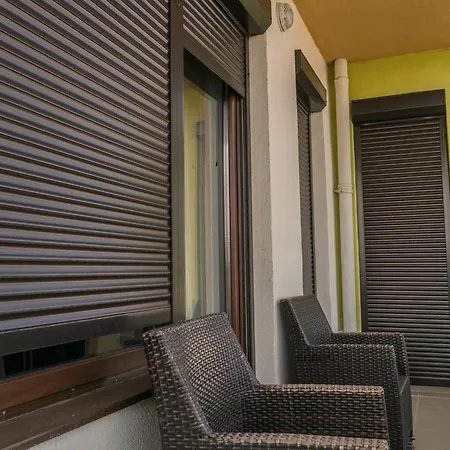 E.a.2bedroom Seaview Summerland Mamaia